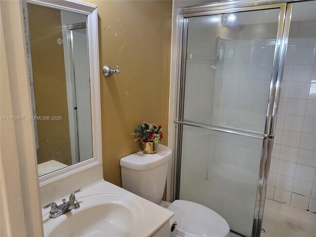 Building Photo - 820 NE 212th Terrace