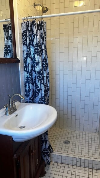 Private bath - 127 S Burnett St