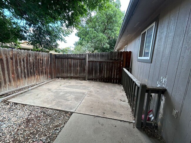 Building Photo - Great Duplex in Loveland