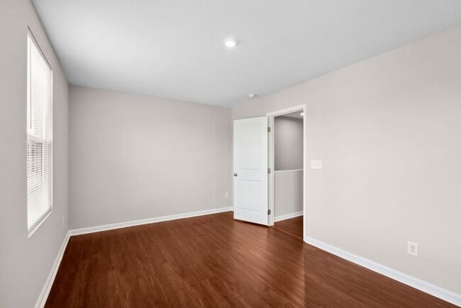 Building Photo - ?Beautifully F?resh Painted Carpetless 4-B...