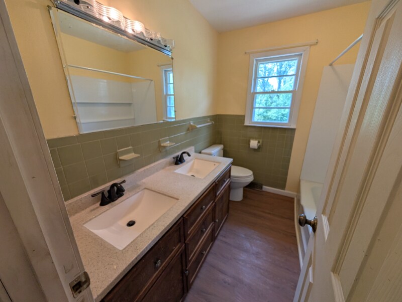 Building Photo - 505 N Stanwood Ln