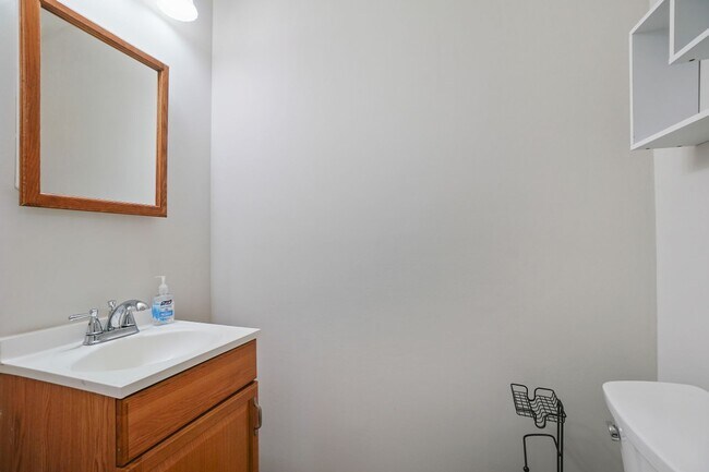 Building Photo - A 4 BEDROOM 2.5 BATH DREAM COME TRUE IN POINTER RIDGE AT COLLINGTON!