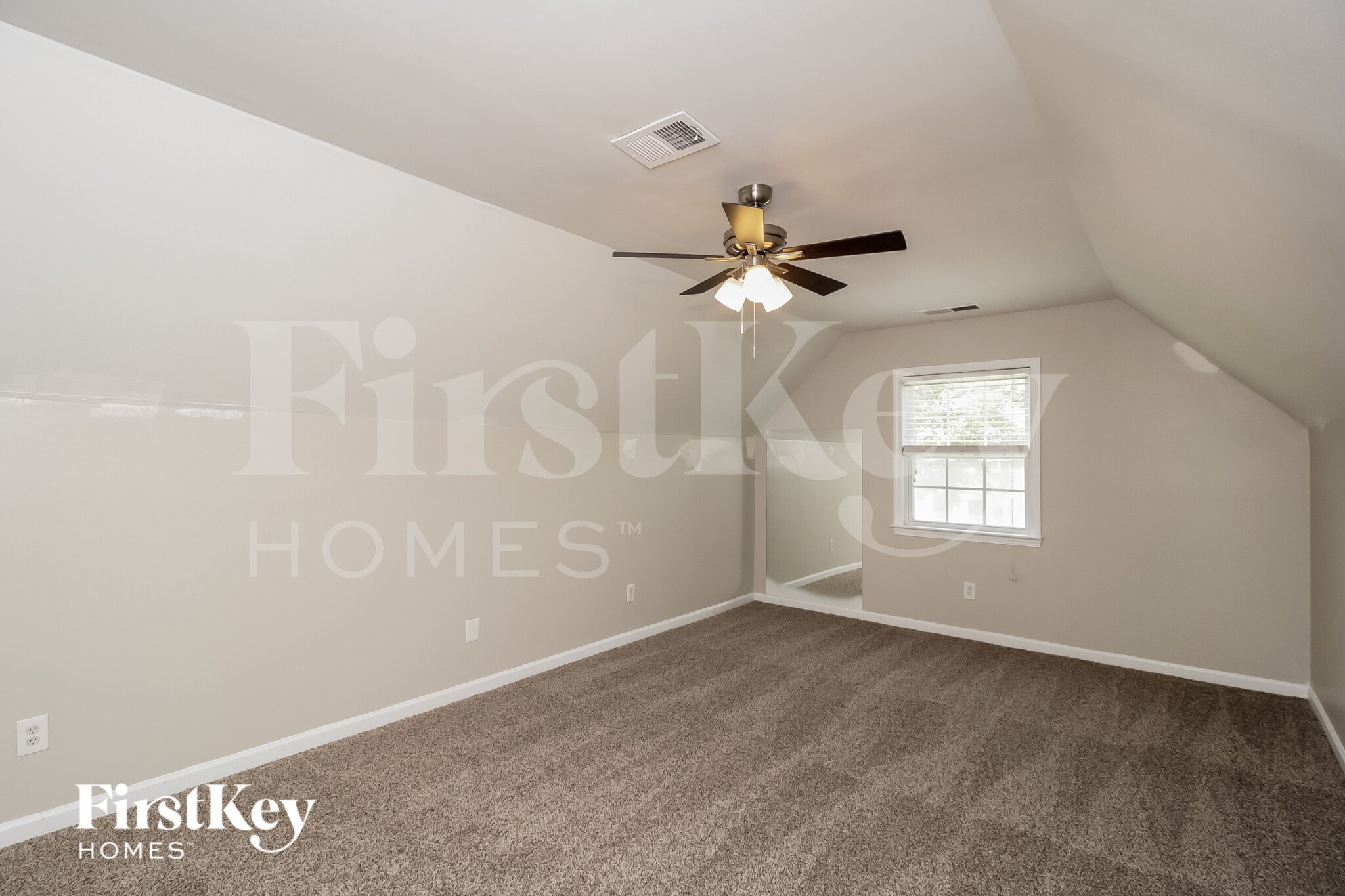 Building Photo - 30 Horseshoe Ln