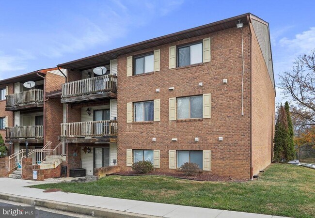 Building Photo - 1002 Magnolia Woods Ct