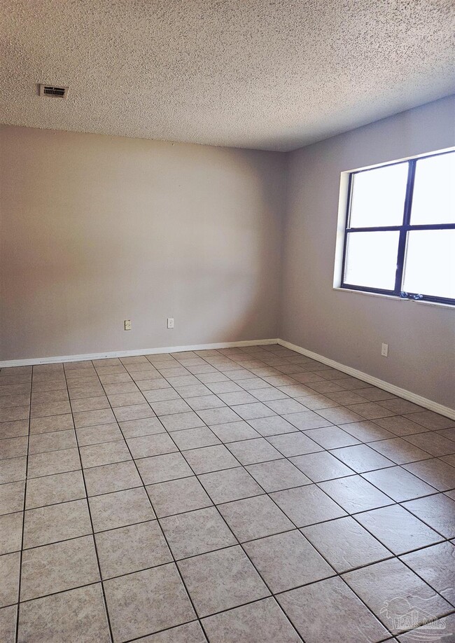 Building Photo - 7240 Hilburn Rd