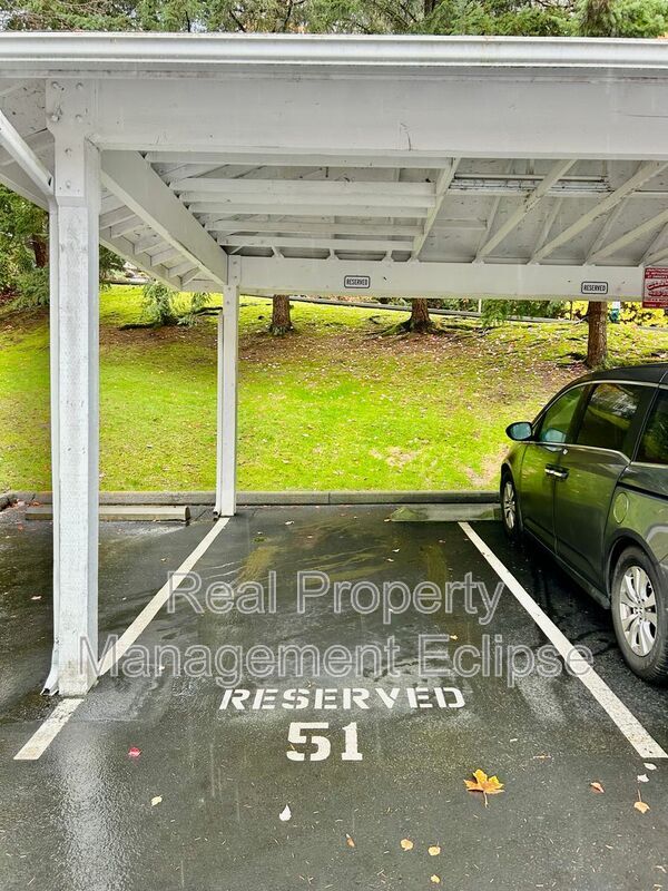 Building Photo - 5000 NW Village Park Dr