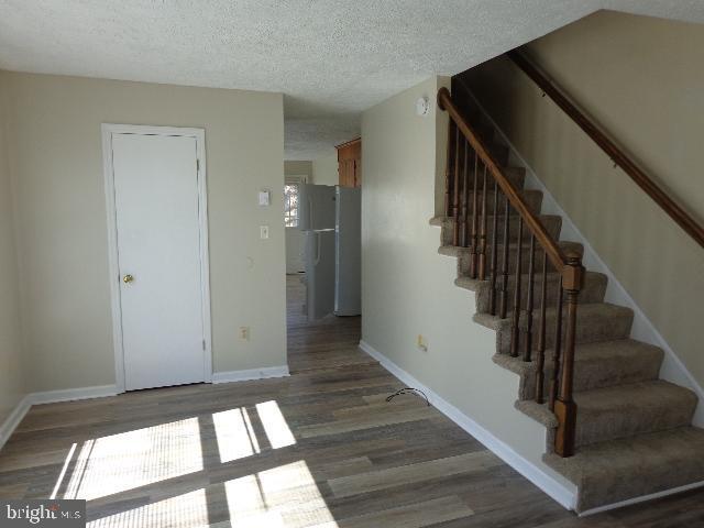 Building Photo - 907 Oak St