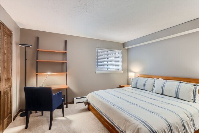 Building Photo - Cozy 2 BDR Home in Boulder with Hot Tub