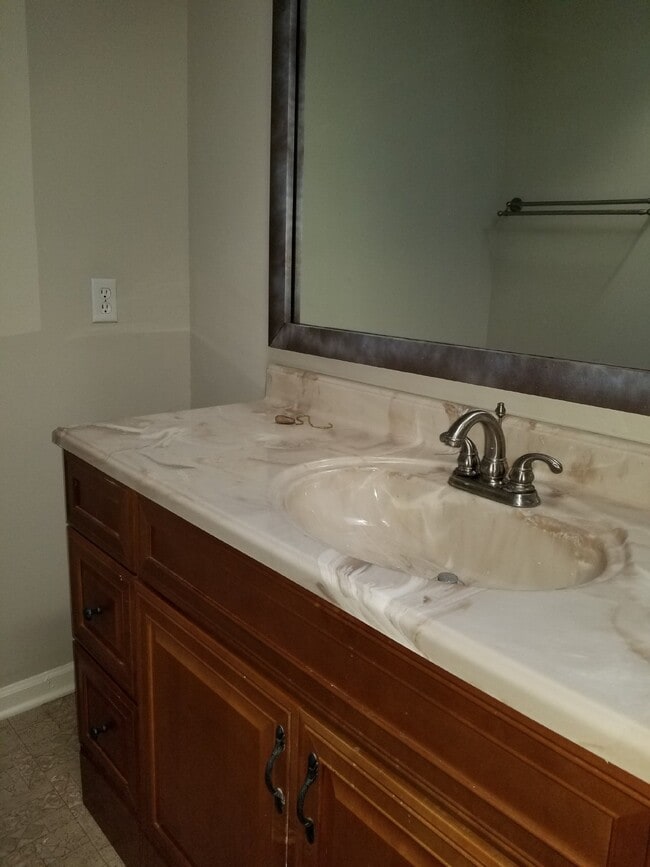 Building Photo - Convenient to Hilton Head, Two Bedroom Tow...