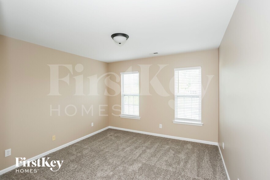 Building Photo - 10203 Fairbourne Ct