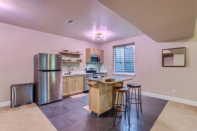 Building Photo - 5236 Malta St