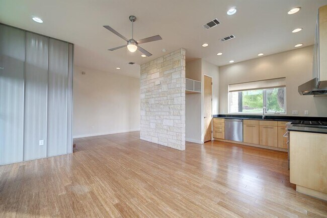 Building Photo - 5312 Agatha Cir