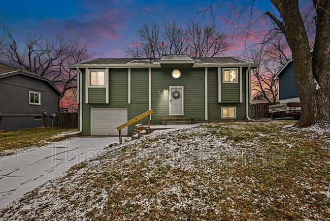 Building Photo - 8617 S 143rd Ave