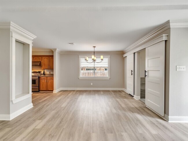 Building Photo - 612 Orangewood Dr