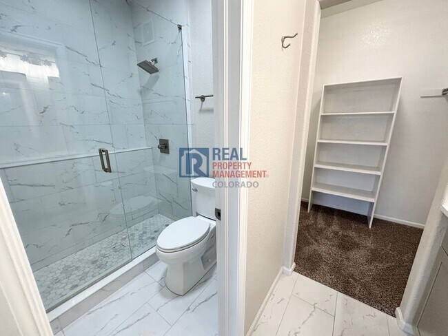 Building Photo - 1325 S Chambers Rd