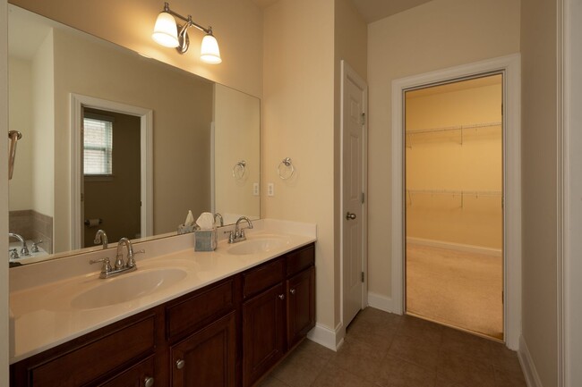 Building Photo - **LUXURIOUS GATED COMMUNITY IN FRANKLIN ZO...