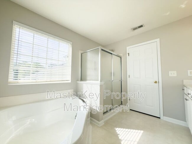 Building Photo - 123 Baberton Dr