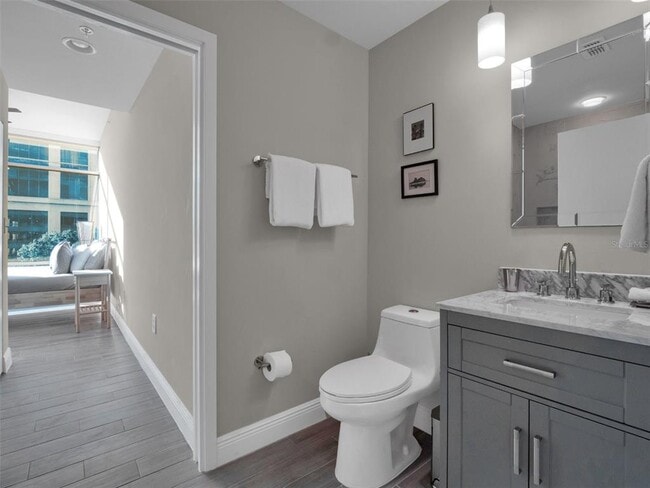 Building Photo - 525 E Jackson St