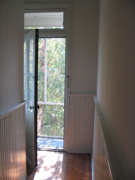 Building Photo - 1421 Grove Ave