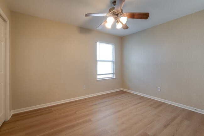 Building Photo - 8442 Rollins Bend Ln