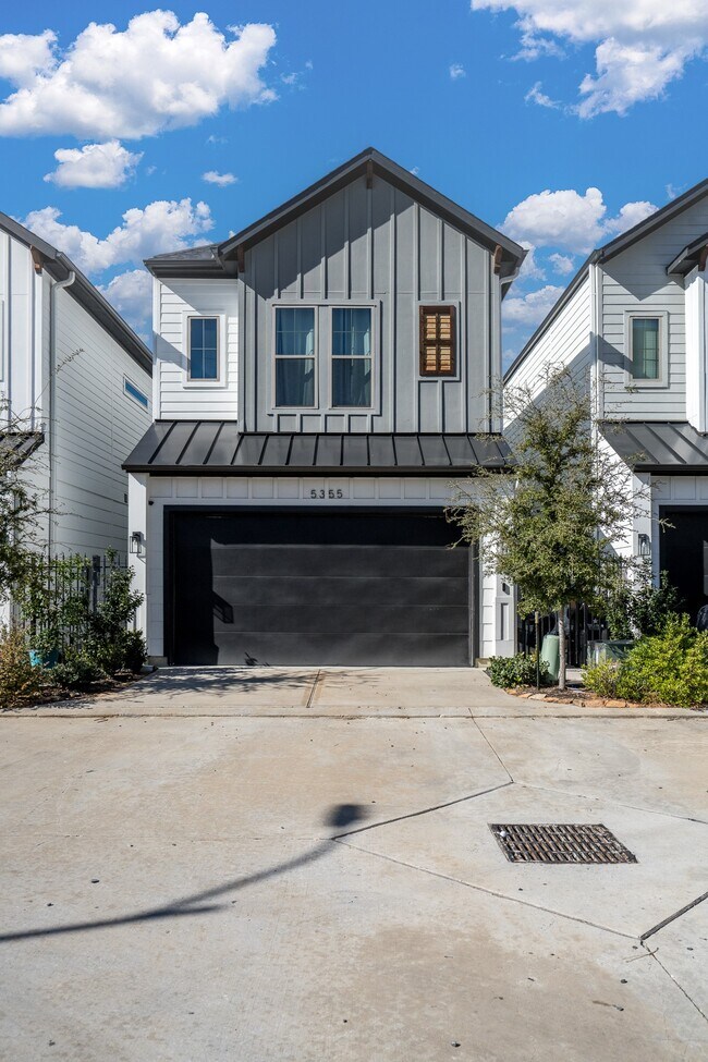 Building Photo - 5355 Creekmont Oaks Ln