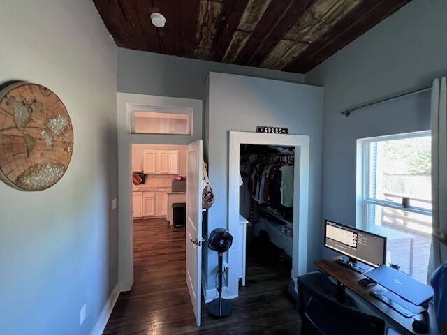 Building Photo - 1003 W Elsmere Pl