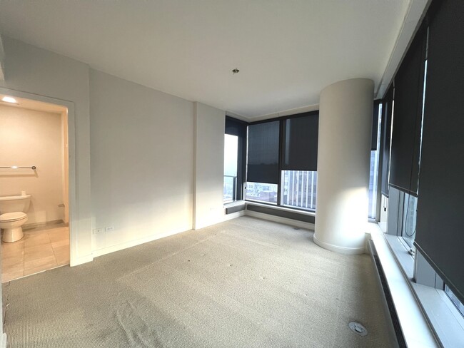 Building Photo - 60 E Monroe St