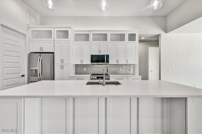 Building Photo - 2602 SW 27th St