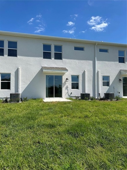 Building Photo - 3303 Laurent Lp