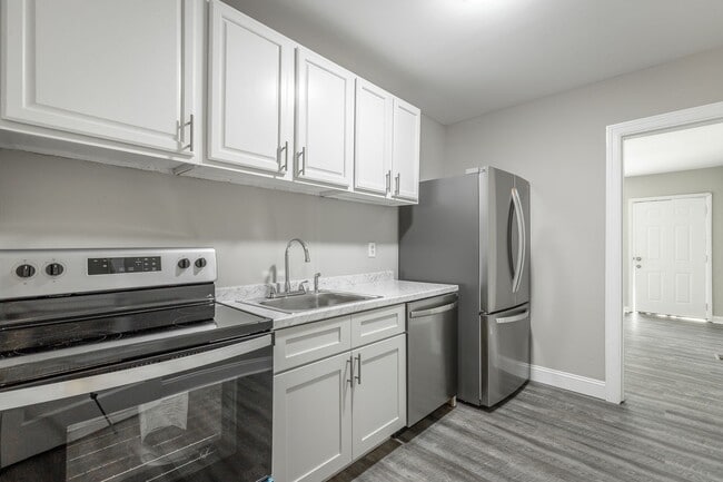 Primary Photo - 5107 Sunbeam Ave