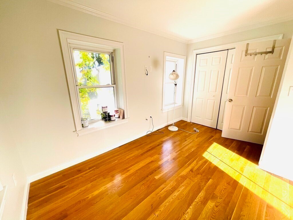 Building Photo - 416 Medford St