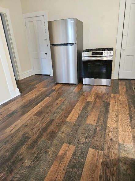 Building Photo - 120 W 5th Ave