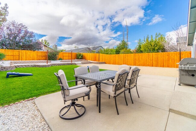 Building Photo - 1059 Chesterfield Ct