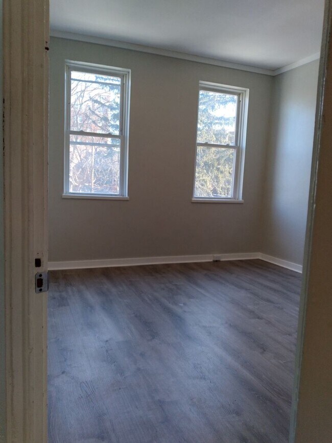Building Photo - 5 Elberon Pl