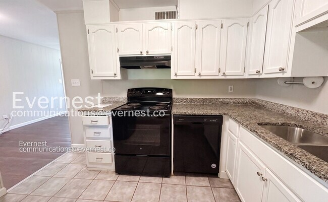 Building Photo - 200 Woodward Dr