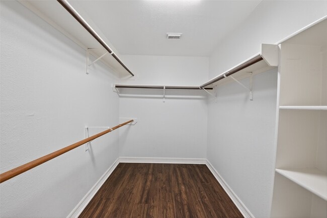 Building Photo - 16122 Cypress Point Dr