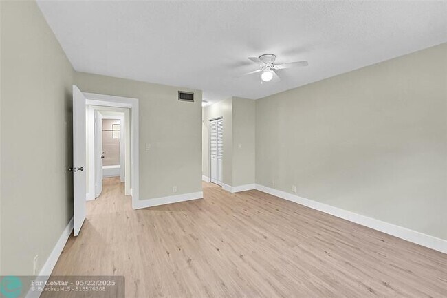 Building Photo - 9150 NW 38th Dr