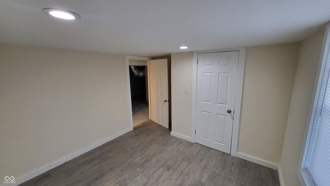 Building Photo - 1604 W 11th St