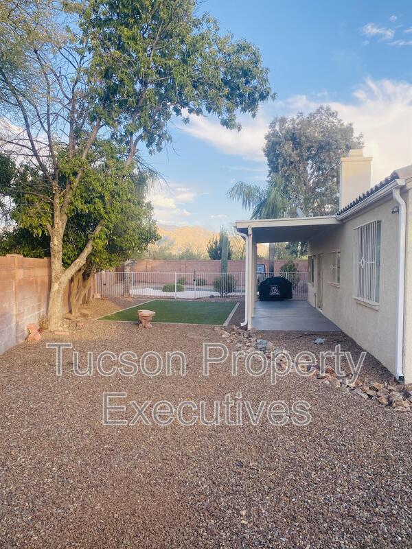 Building Photo - 9599 N Crestone Dr