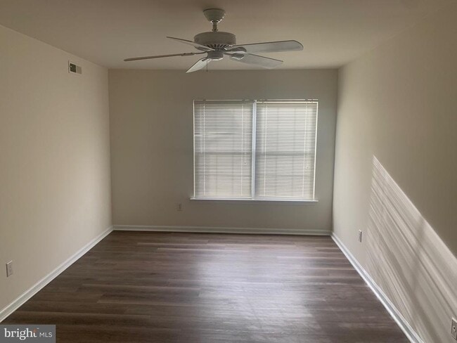 Building Photo - 1905 Bennett Pl