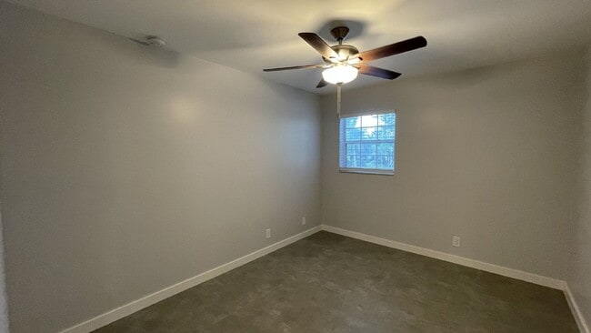 Building Photo - Spacious 3-Bedroom Oasis in Loxahatchee with 2 Full Baths