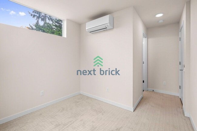 Building Photo - 2 Bed 2 Bath Single-family House Available for Rent!