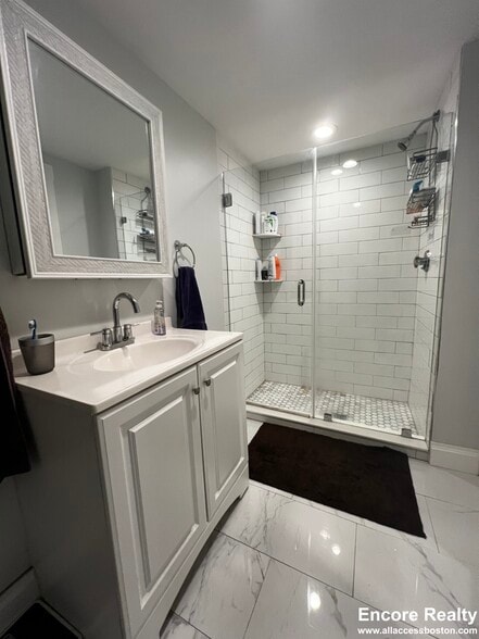 Building Photo - 16 Upland Rd