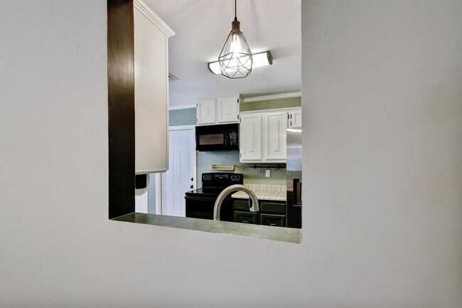 Building Photo - 3429 Harvest Dr