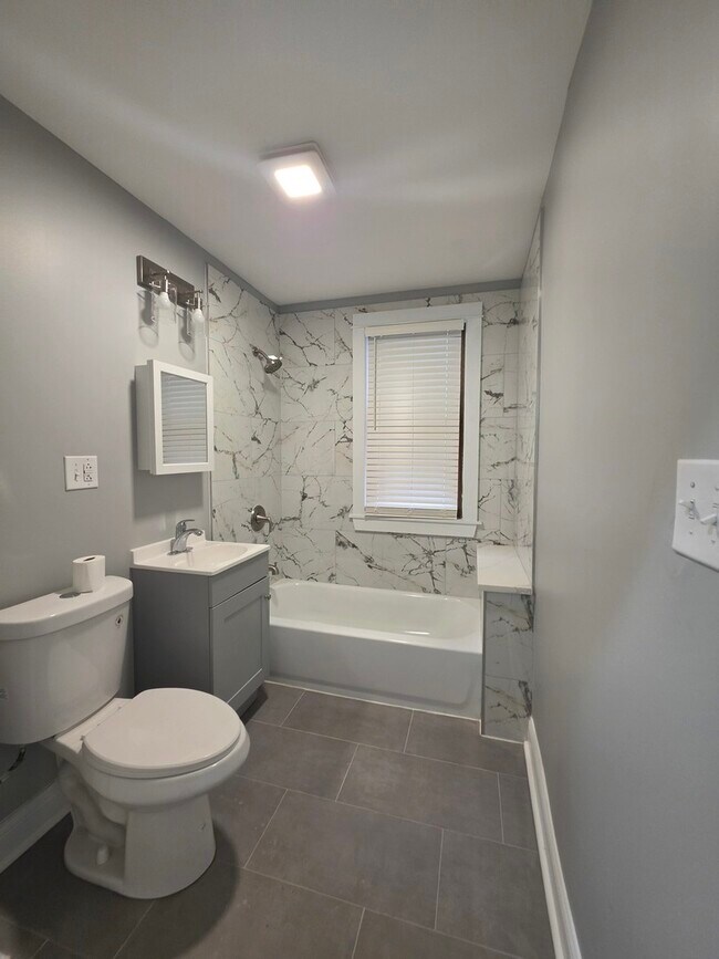Building Photo - 12019 S Perry Ave