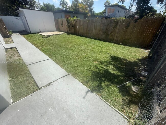 Building Photo - 720 NW 56th St