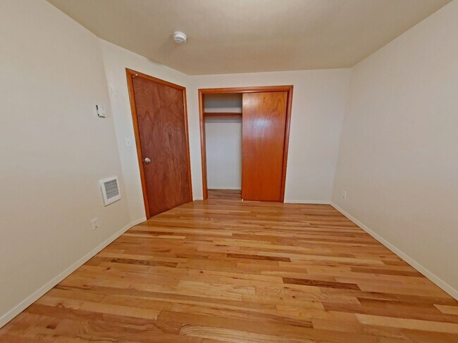Building Photo - FALL SPECIAL ~ $735 OFF FIRST MONTH RENT
