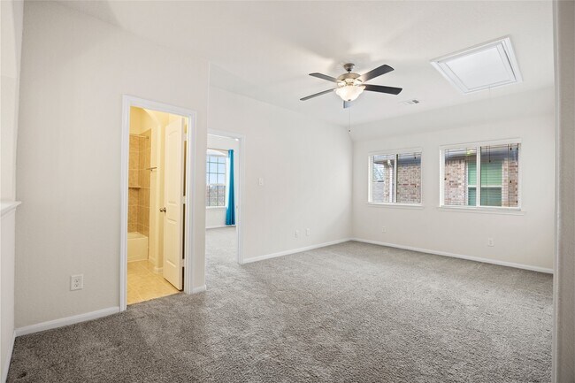 Building Photo - 16726 Sycamore Bend Dr