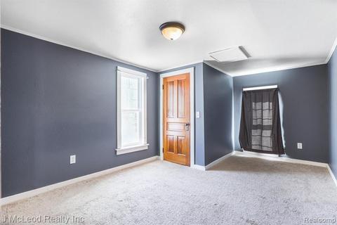 Building Photo - 4689 Center St