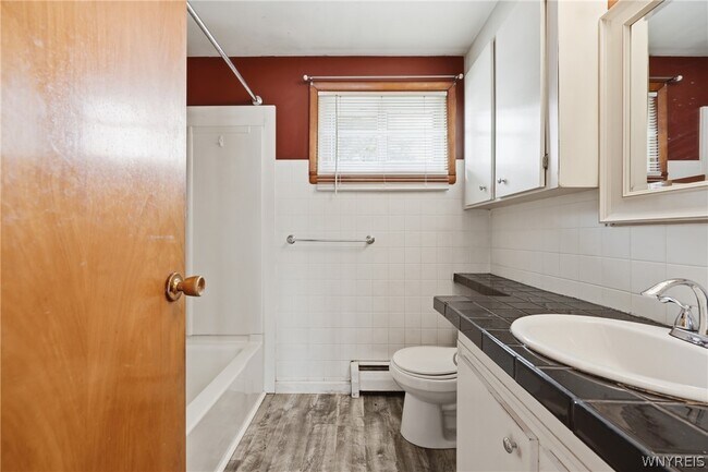 Building Photo - 56 Awood Pl